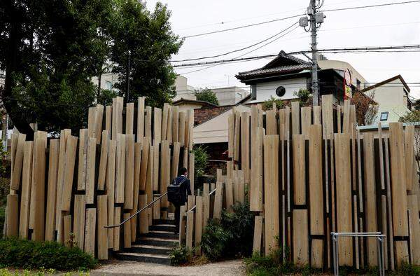 Auch diese Toilette wurde im Zuge des Tokyo Toilet Projects umgestaltet. 