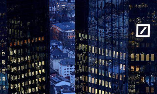 Die Deutsche Bank hat ihren Managern die Bonuszahlungen gestrichen. In vielen Konzernen gibt es nach wie vor Boni trotz schwacher Performance.