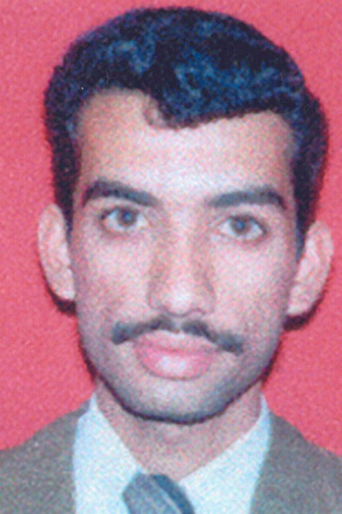 Der in Kuwait aufgewachsene Ammar al-Baluchi soll die Flugzeugattentäter mit Geld versorgt haben. Er ist mit Sheikh Mohammed und dem Drahtzieher des Anschlags von 1993 auf das World Trade Center, Ramsi Yousef, verwandt. Yousef war im November 1997 zu einer Freiheitsstrafe von 240 Jahren verurteilt worden.