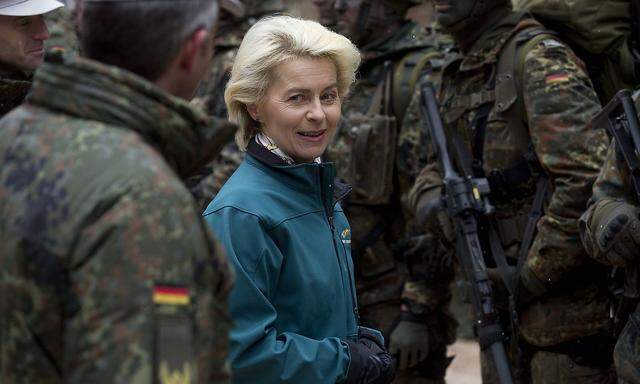 Verteidigungsministerin Ursula von der Leyen steht unter Druck.
