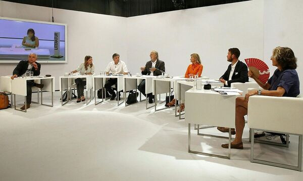 BACHMANN-PREIS 2017: 1. TAG DES WETTLESENS / JURY / PESCHKA