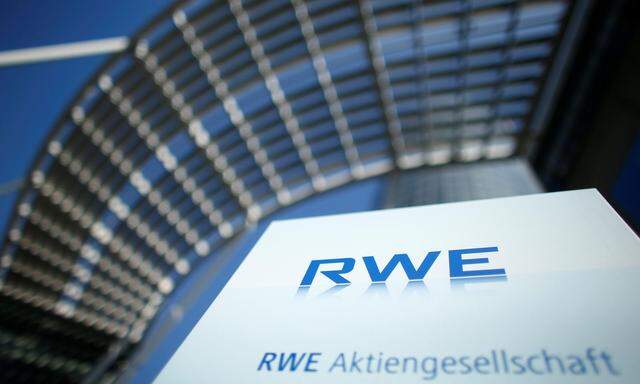 Der deutsche Energiekonzern RWE baut möglicherweise wieder um.