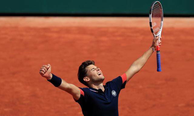 Dominic Thiem steht nach einem Sieg über den Japaner Kei Nishikori im Viertelfinale der French Open.