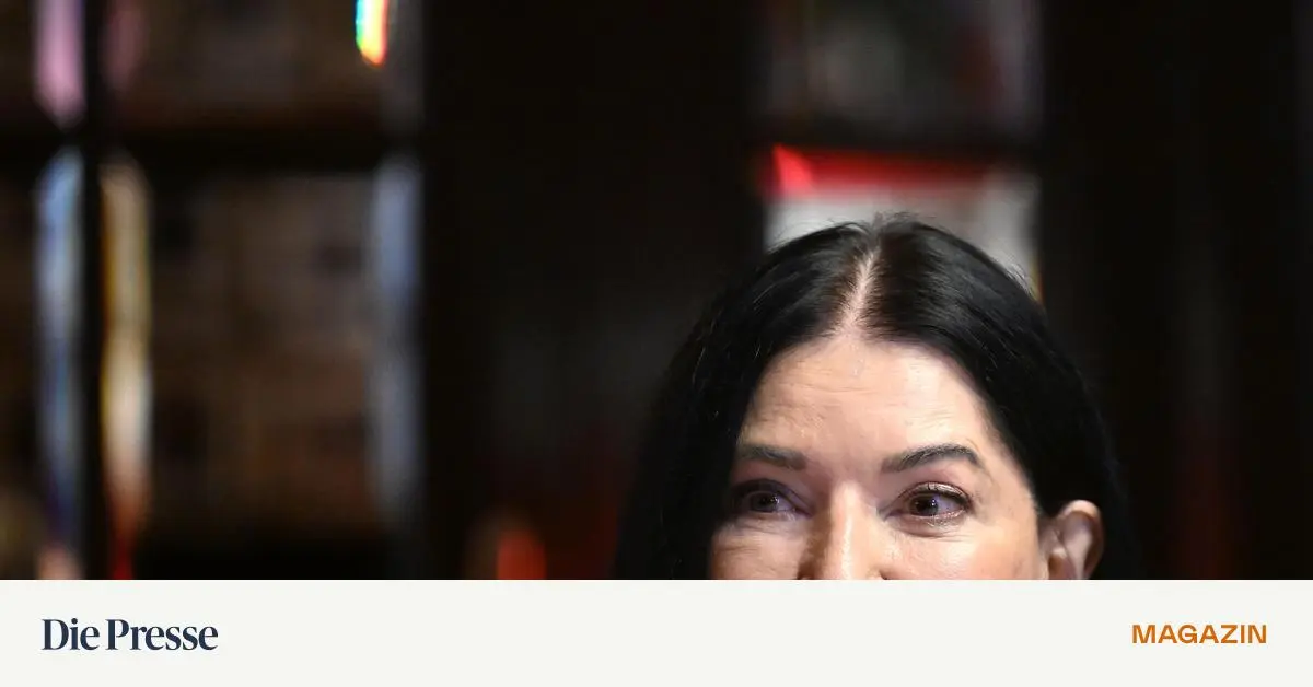 Gibt-es-ewiges-Leben-Frau-Doktor-Abramovi-premium-