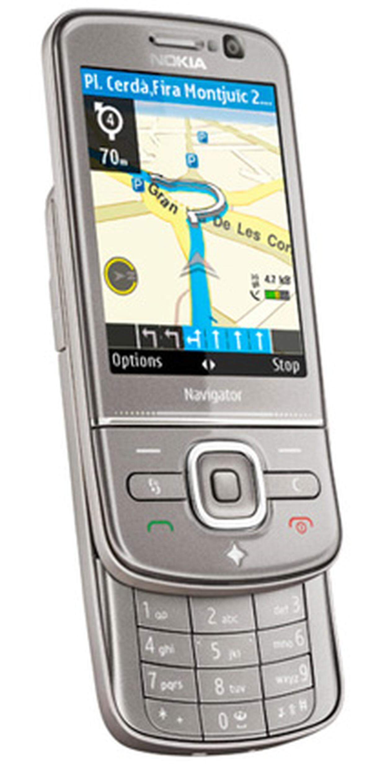 Mit verbessertem Nokia Maps und einer mitgelieferten Auto-Halterung will Nokia das 6710 als waschechtes Navi positionieren. Telefonieren kann man damit natürlich auch noch. Der Preis soll 300 Euro betragen.