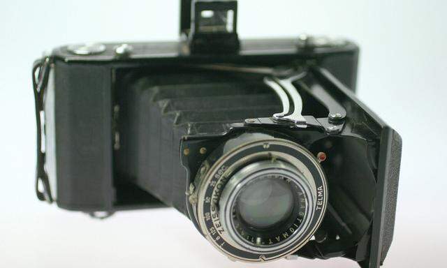 Alte Rollfilmkamera - old roll film camera