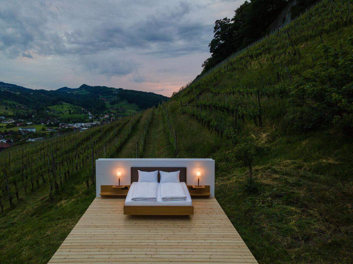 Eine Übernachtung in einem „immobilienbefreiten“ Doppelzimmer inklusive Buttler kostet 295 Schweizer Franken, umgerechnet etwa 270 Euro. >> Zu den Angeboten  