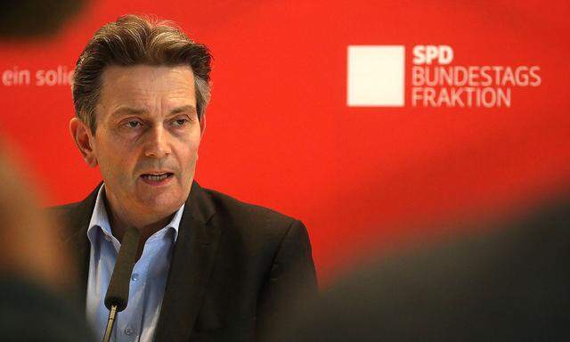 Rolf Mützenich will als Fraktionschef weiterhin die Große Koaliton unterstützen.