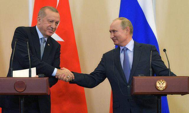 Schwierige Verhandlungen der Staatschefs. Wladimir Putin empfing am Dienstag Recep Tayyip Erdoğan in Sotschi.