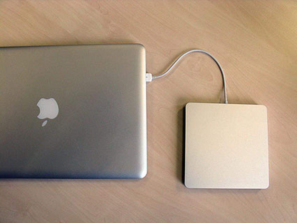 Über ein Netzwerk oder ein externes Laufwerk - können auf dem MacBook Air außerdem Mac OSX-kompatible Programme installiert werden - etwa Office 2008.