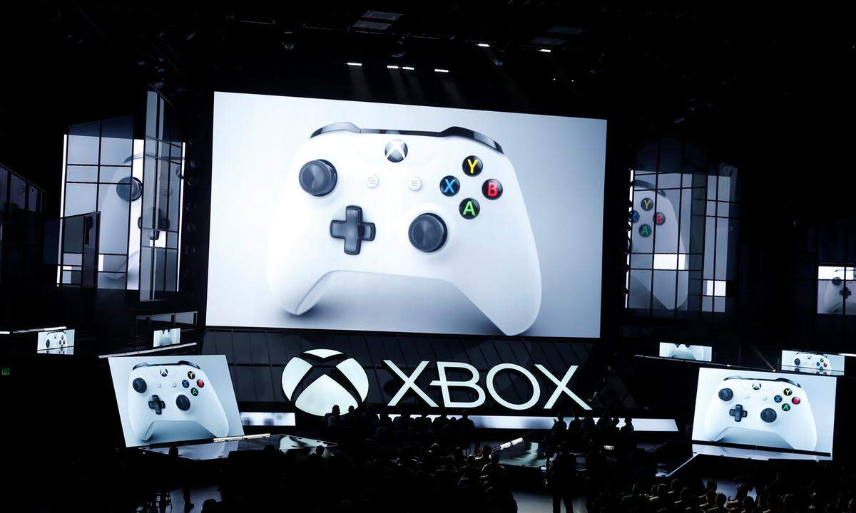 Sony konnte sich mit seiner Playstation am Markt bislang durchsetzen. Microsoft hat sich viel vorgenommen und es wird eine schwierige Aufholjagd. Immerhin wird laut Branchenkennern die PS4 doppelt so häufig verkauft wie die Xbox One. Die Xbox One X soll ab 7. November weltweit für 499 Dollar, umgerechnet 450 Euro, in den Handel kommen.