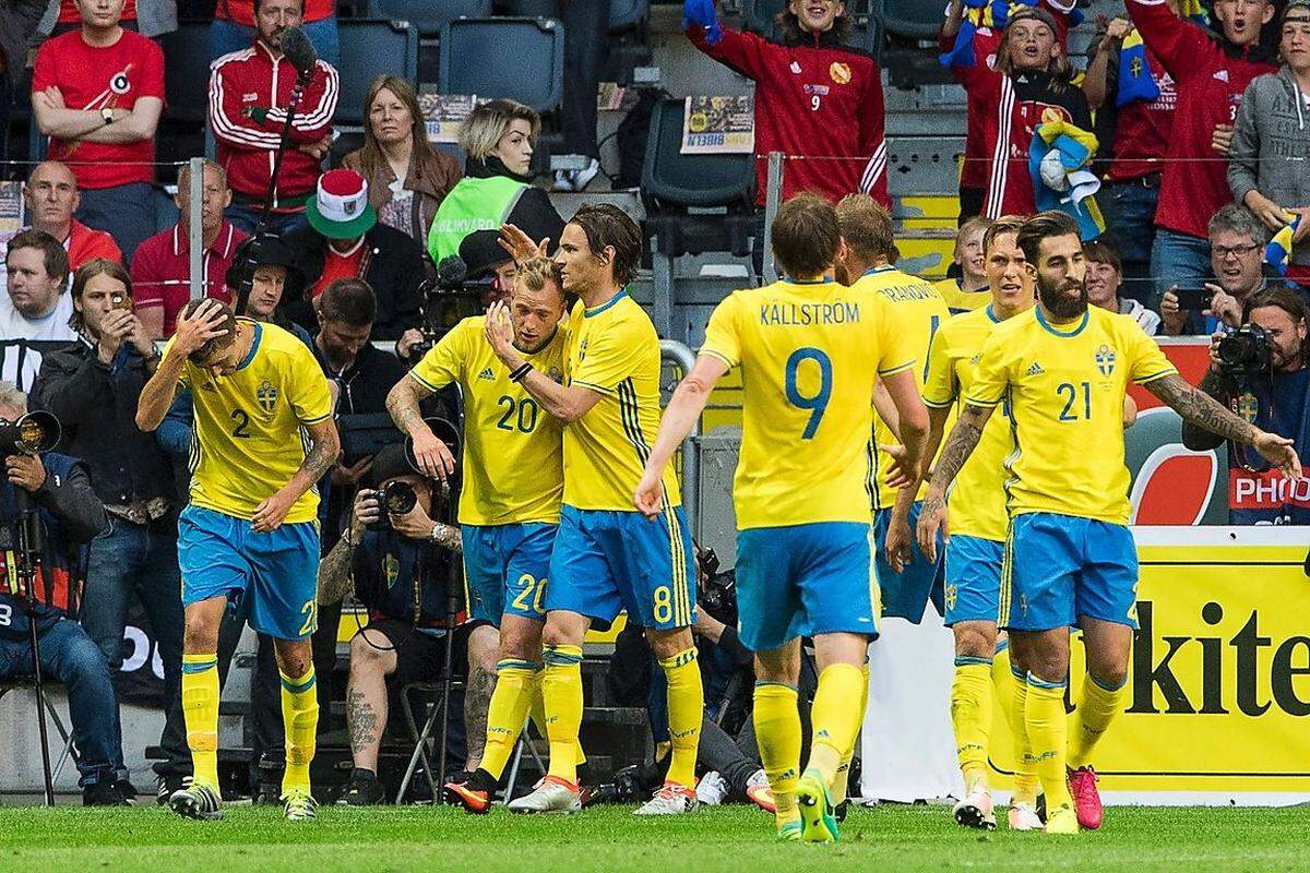 Die größte Mannschaft stellt Schweden mit im Schnitt 1,86 Metern großen Spielern. Österreich belegt gemeinsam mit Belgien, Kroatien, Deutschland, Ungarn und Island mit einer Durchschnittsgröße von 1,85 Metern den zweiten Rang.