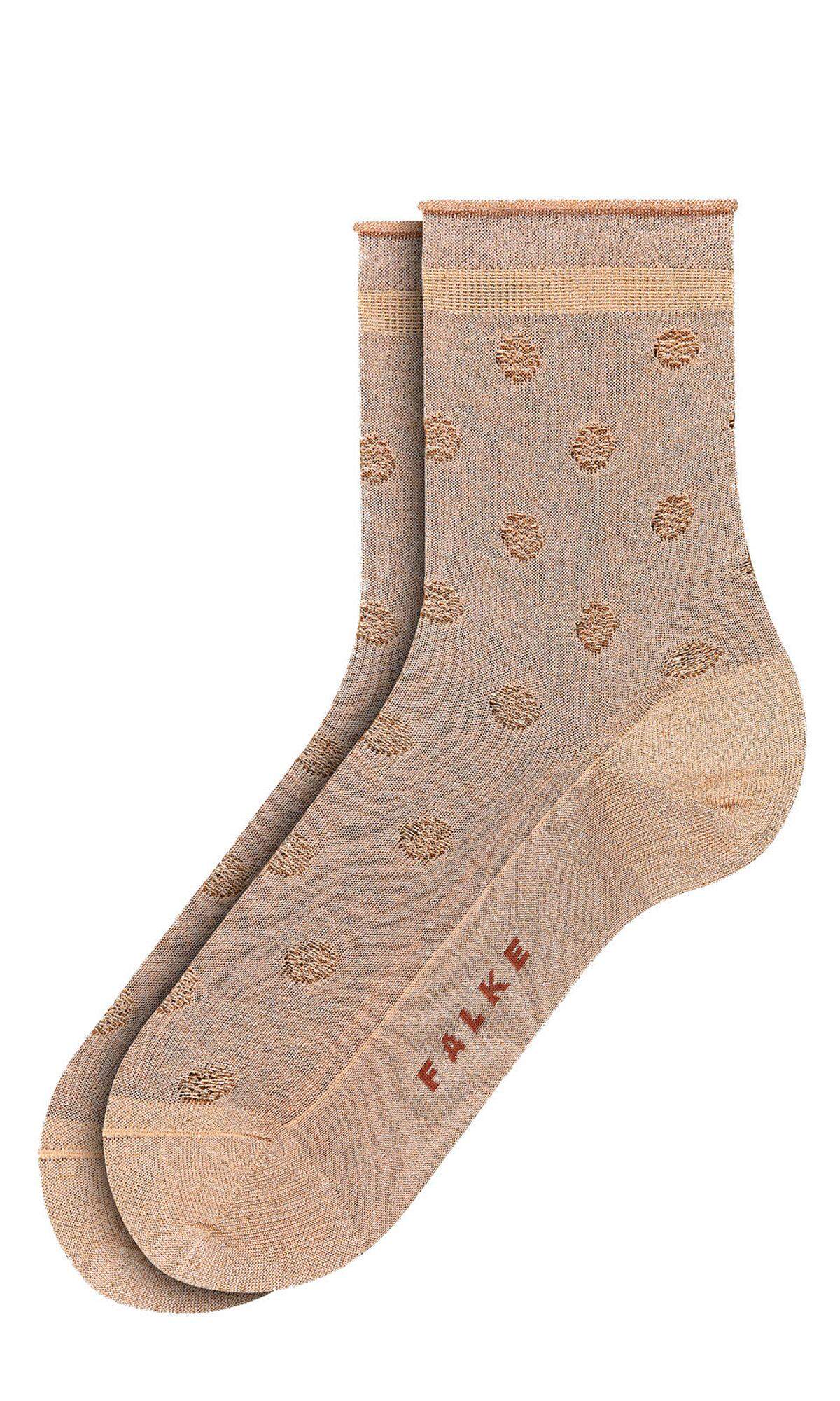 Der Trend reicht bis zu den Füssen also hinein in die Socken von Falke, 14 Euro, im Fachhandel erhältlich.