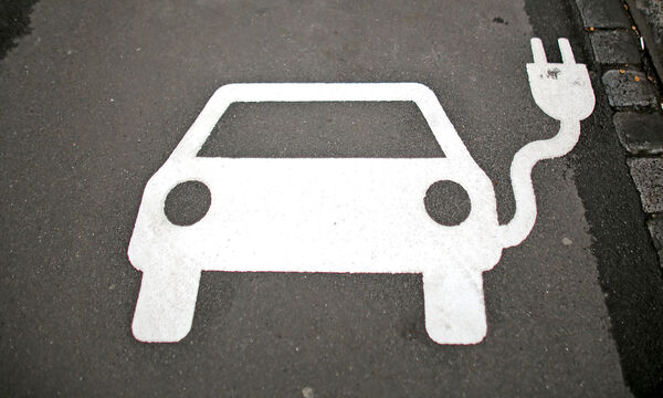 Parkplatz fuer Elektroautos