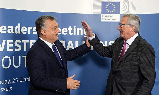 Orban und Juncker verfolgen nicht nur in der Flüchtlingsfage gegensätzliche Ziele - ein Bild von der Westbalkankonferenz Ende Oktober 2015.