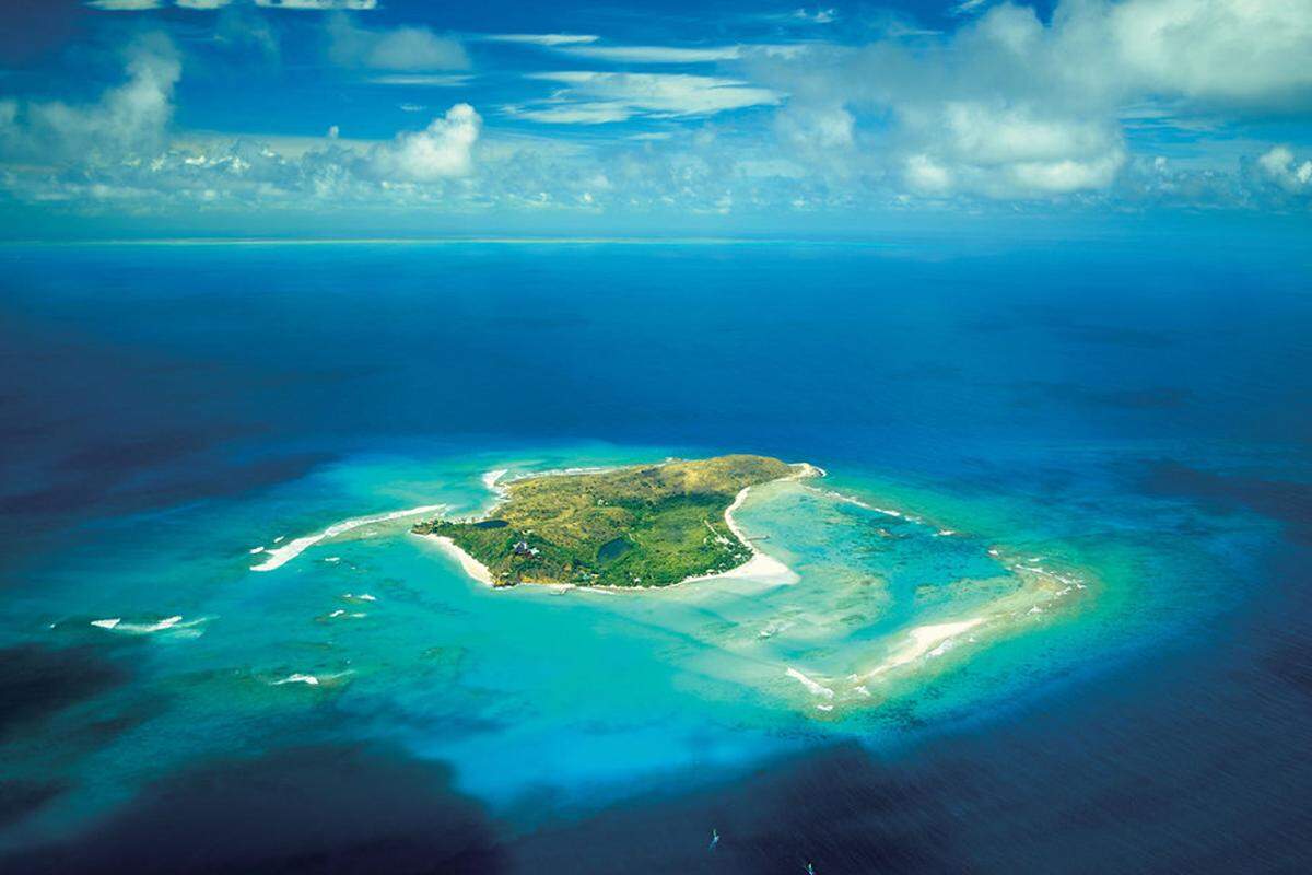 Ob wie Robinson Crusoe oder im Luxus-Ressort, auf diesen abgeschiedenen Miet-Inseln kann der Traum der eigenen Insel wahr werden. Die wohl berühmteste private Insel ist die Sir Richard Bransons. Die 30 Hektar Insel im Karibischen Ozean ist bei Celebrities aus aller Welt äußerst beliebt. 5-Sterne Luxus ist bei einem Wochenpreis von 250.000 Euro inkludiert.