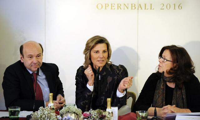 Staatsoperdirektor Dominique Meyer, Opernball-Organisatorin Desiree Treichl-Stürgkh und Opernball-Generalsekretärin Eva Dintsis