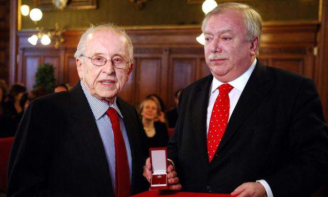 2007 erhielt Pleskow die Ehrenbürgerschaft von Wien.
