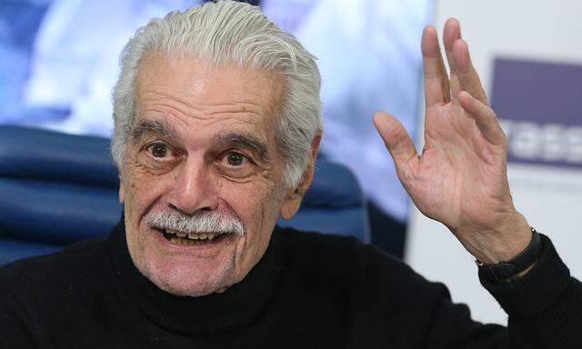 MOSCOW RUSSIA NOVEMBER 28 2014 Actor Omar Sharif waves his hand during a press conference on the