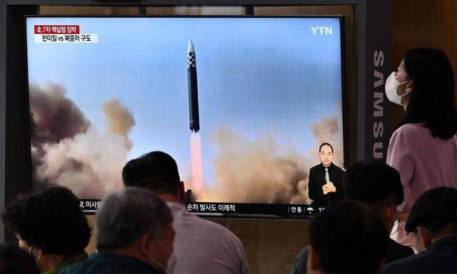 Südkoreanischer Bericht über den Abschuss nordkoreanischer Raketen am 5. Juni 2022. 