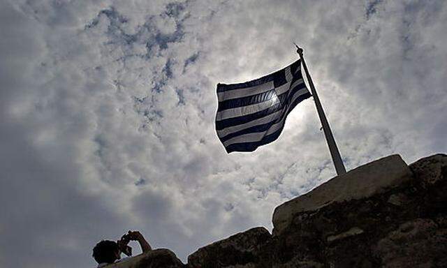 FILE GREECE EU ECONOMY