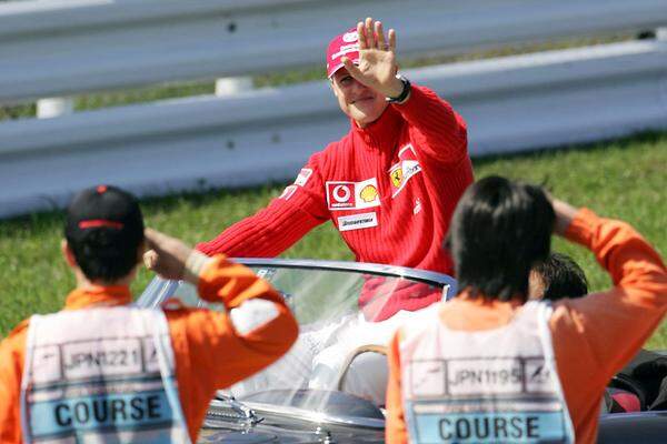 Nach dem ersten Motorschaden seit sechs Jahren im Großen Preis von Suzuka gibt Schumacher den Kampf um seinen achten WM-Titel auf. Beim Saisonfinale in Sao Paulo am 22. Oktober will er sich zumindest mit dem Konstrukteurs-Titel für Ferrari nach 16 Jahren aus der Formel 1 verabschieden.
