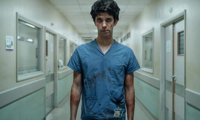 Zombiehaft übermüdet: Ben Whishaw in „This is Going to Hurt“