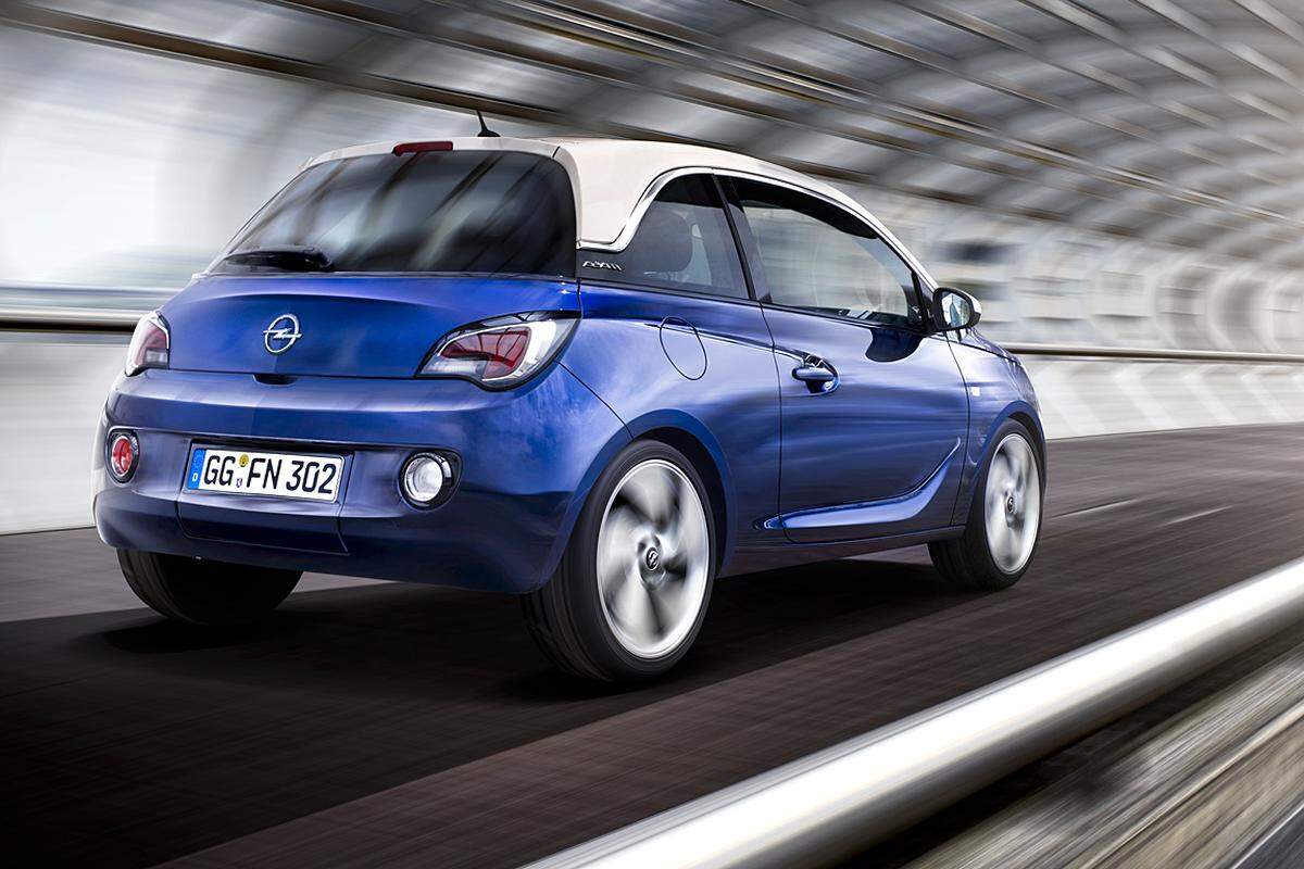 Im Adam bietet Opel auch sein neu entwickeltes Infotainment-System mit sieben Zoll großem Farb-Touchscreen an, das die Fähigkeiten von Smartphones ins Fahrzeug bringt. Und - Rolls-Royce lässt grüßen - kann man sich einen extravaganten "Sternenhimmel" mit LEDs einbauen lassen.