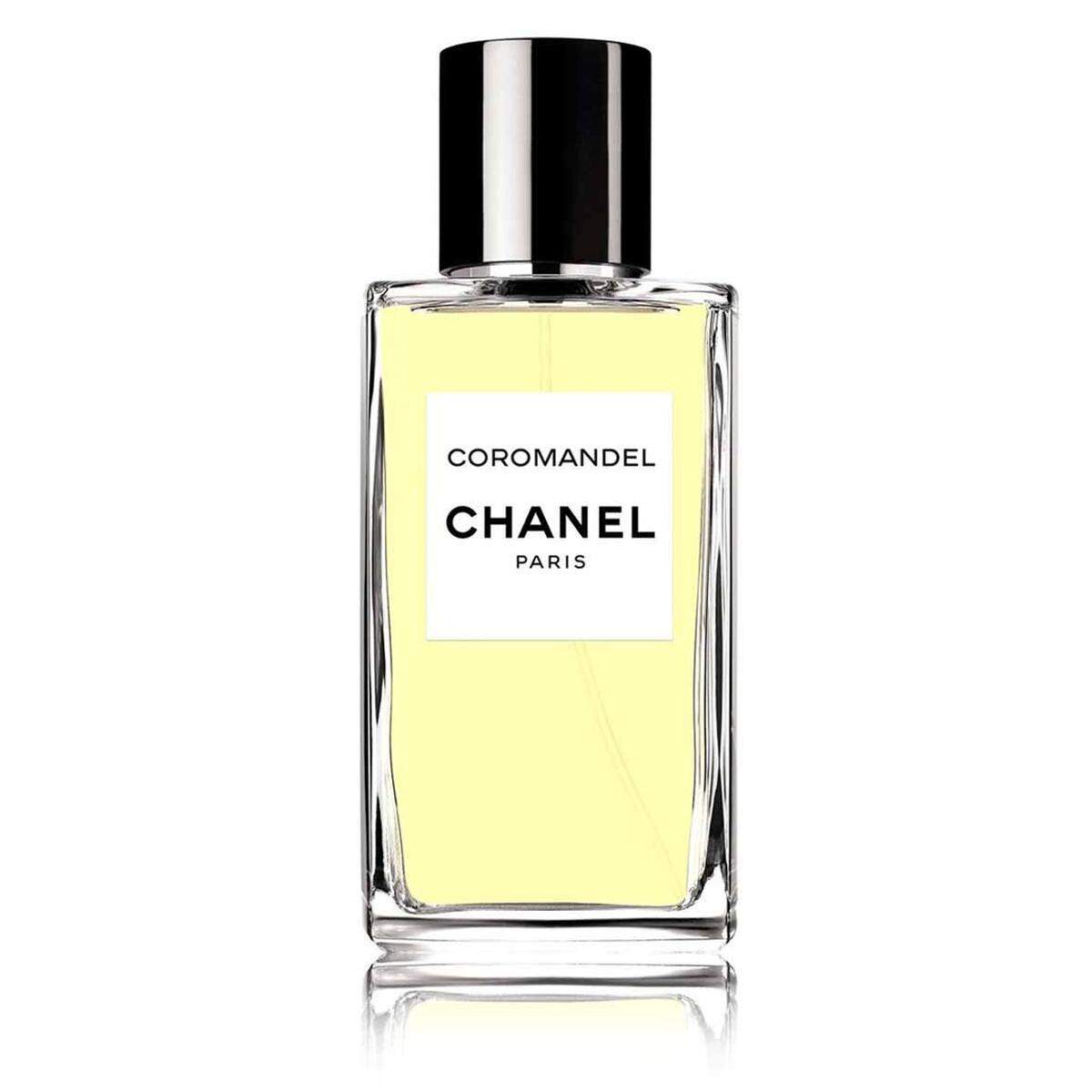 Orientalisch-holzig ist die goldene Komposition von "Coromandel" aus der "Les Exclusifs de Chanel"-Kollektion 200 ml Eau de Parfum um 260 Euro. 