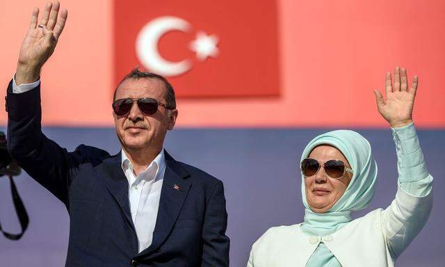 TURKEY-MILITARY-POLITICS-COUP-RALLY
