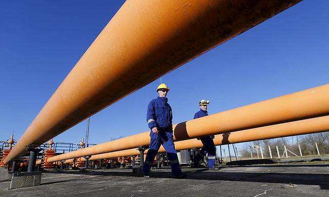 Symbolbild Gasleitungen - Russland wird die Ukraine weitere drei Monate beliefern.