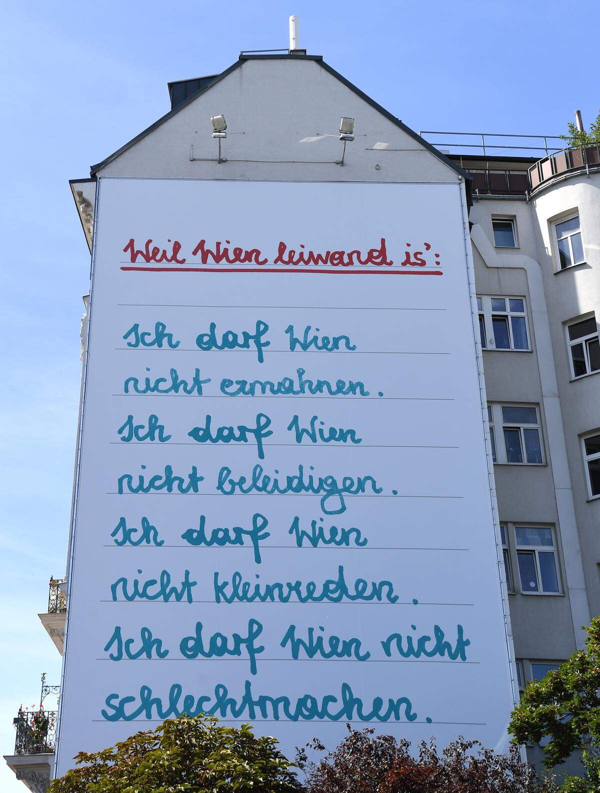 Was heuer bei der SPÖ im Trend zu sein scheint: Wandmalereien. So richtet sich eine speziell an ÖVP-Chef Blümel, der nicht mehr "Wien schlechtmachen" darf.