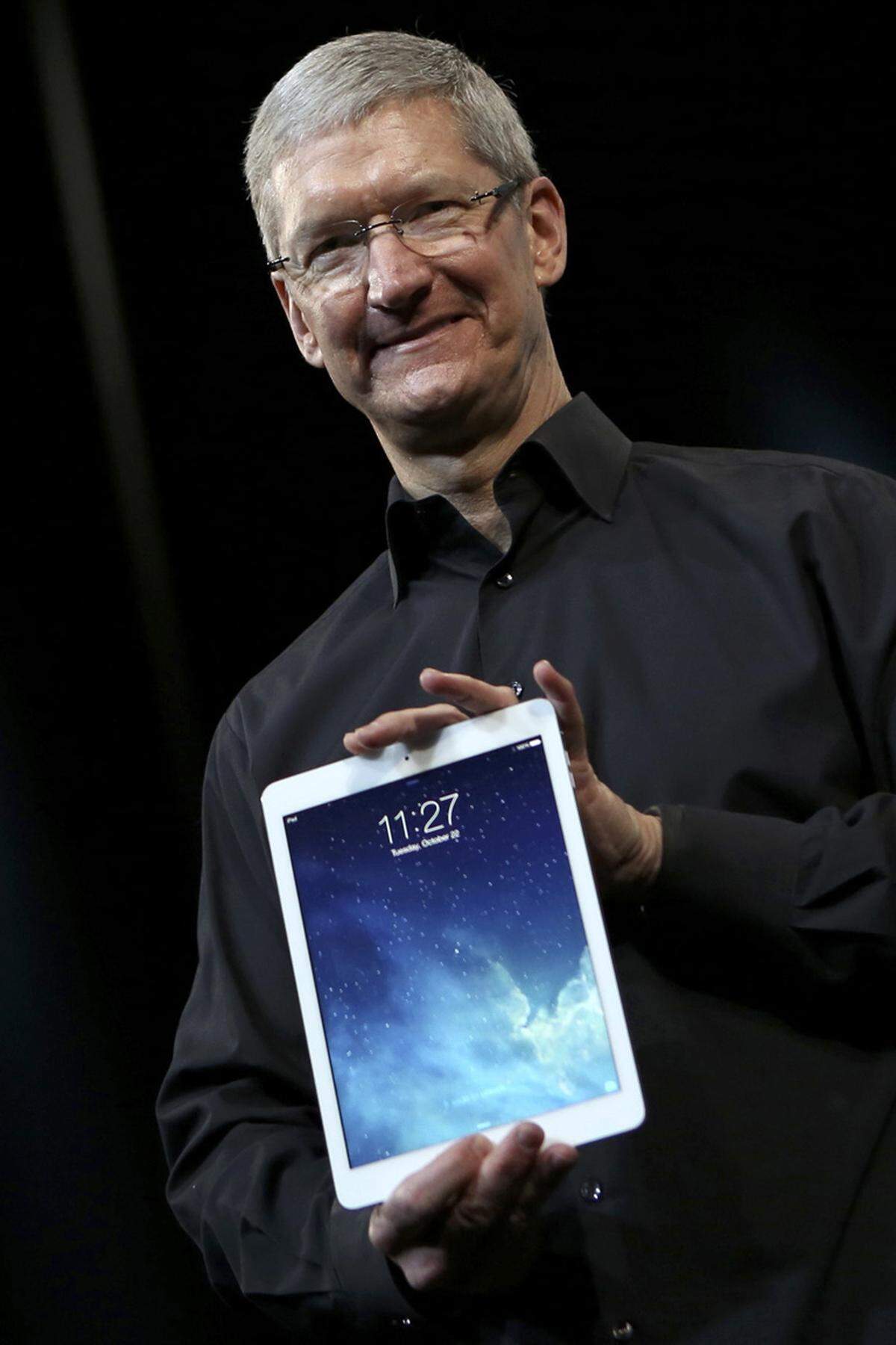 Apple will die Spitzenposition im Tablet-Markt mit einer neuen iPad-Generation verteidigen. Firmenchef Tim Cook ist sichtlich stolz auf das "iPad Air": Das große Modell wurde deutlich dünner, leichter und leistungsstärker gemacht.