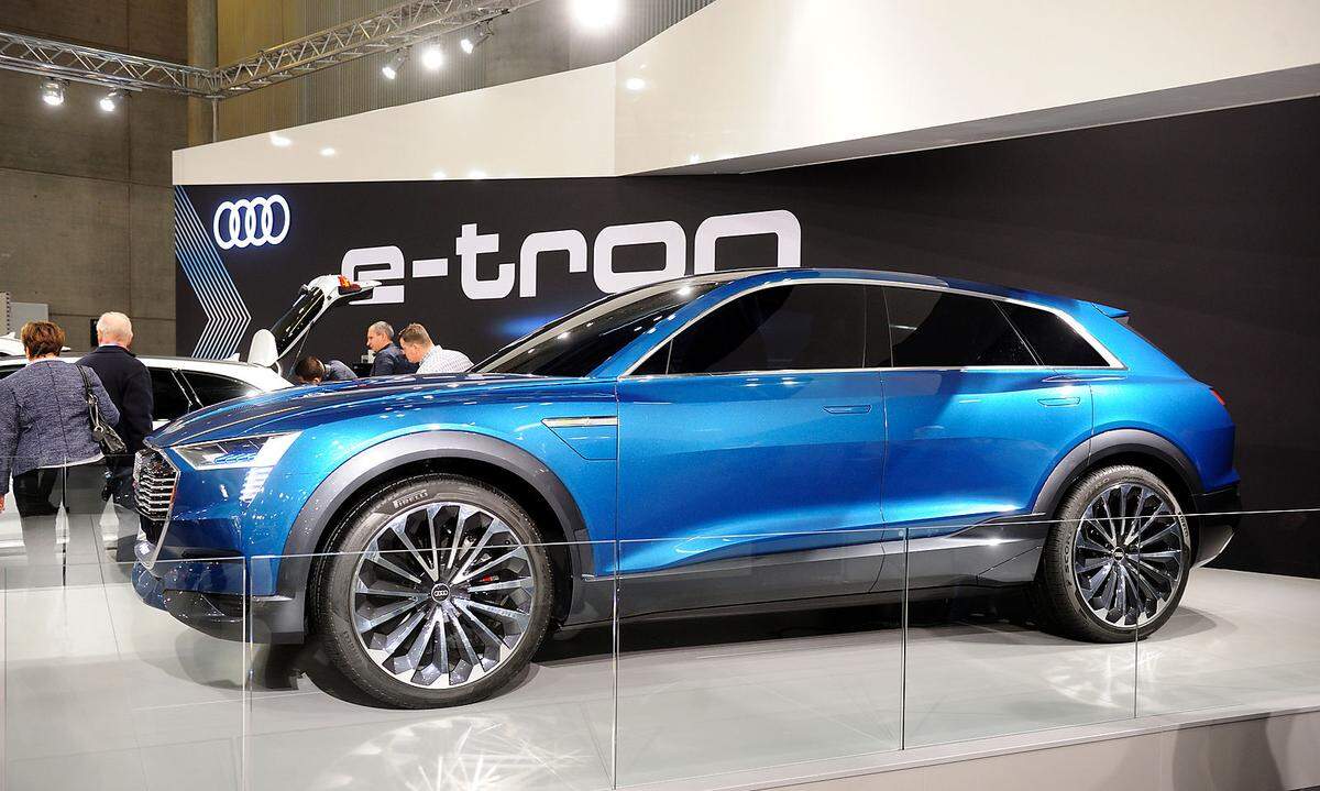 Ob sich der elektrische Audi, vor dem sich Tesla fürchten soll, heuer noch ausgeht, ist fraglich. Der e-tron quattro mit 500 km Reichweite kommt vermutlich erst Anfang 2019 auf den Markt.