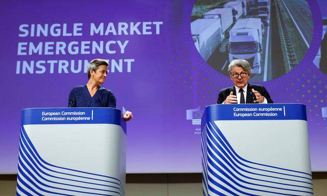 Die EU-Kommissare Vestager (li.) und Breton stellen ihre Pläne vor.