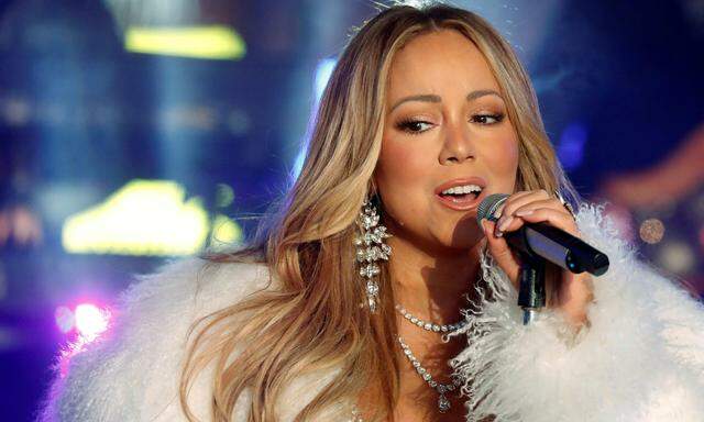 Weihnachtsengerl Mariah Carey: Hatte sie eigentlich noch andere Lieder als Weihnachtslieder? Moment, da war was… 