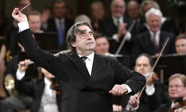 Der Maestro in Aktion: Riccardo Muti beim Neujahrskonzert 2018. Am nächsten 1. Jänner wird er es zum sechsten Mal dirigieren.