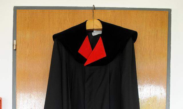 Symbolbild: Robe eines Staatsanwaltes 