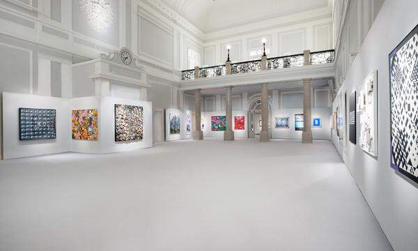 Der wunderbare Franz-Josephs-Saal ist der perfekte Rahmen für die dargebotenen Kunstwerke des Dorotheums.