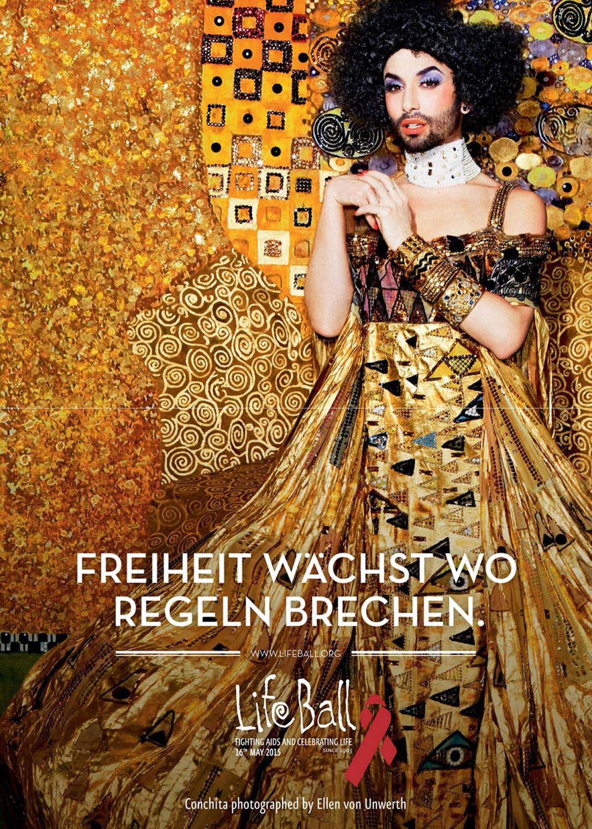 Weniger Aufregung gab es heuer um das Festplakat. Stand 2014 noch ein nacktes Transgender-Model Pate, war es heuer Conchita Wurst als als Gustav Klimts "Goldene Adele".
