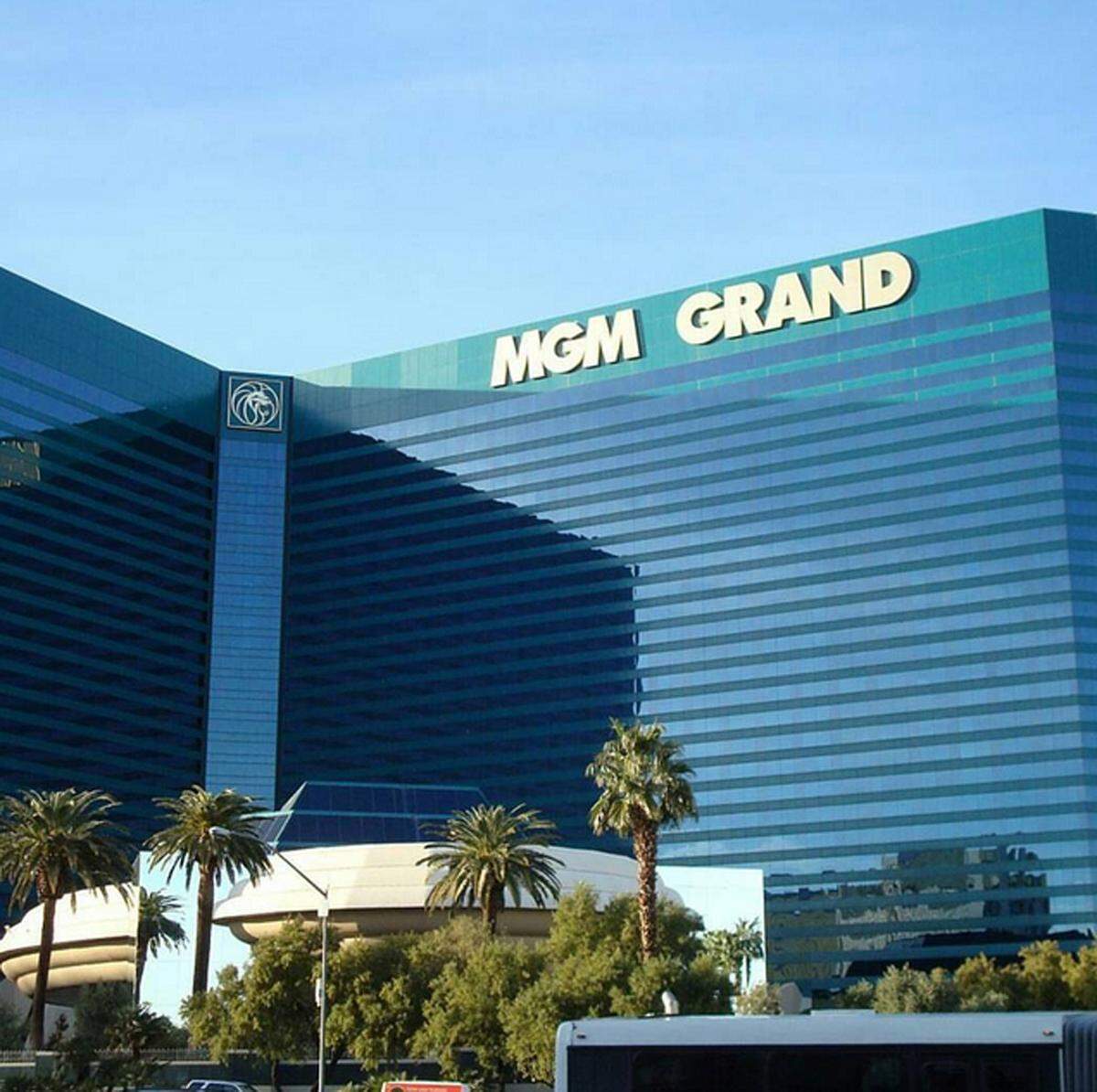 Die Photosharing-Plattform Instagram hat 500 Millionen aktive Nutzer im Monat. Neben Essen und Outfits sind natürlich auch Urlaubsdestinationen und Hotels hoch im Kurs. Instagram hat bei seinem jährlichen Report nun die beliebtesten Hotels herausgefunden. Bilder des MGM Grand in Las Vegas wurde dieses Jahr am öftesten auf Instagram gepostet.