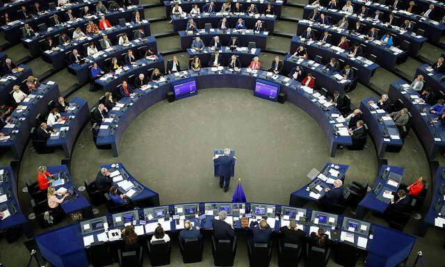 Archivbild. Das Europäische Parlement (im Bild der Sitzungssaal in Straßburg) muss Vorwürfe der sexuellen Belästigung einzelner Parlamentarier aufarbeiten.