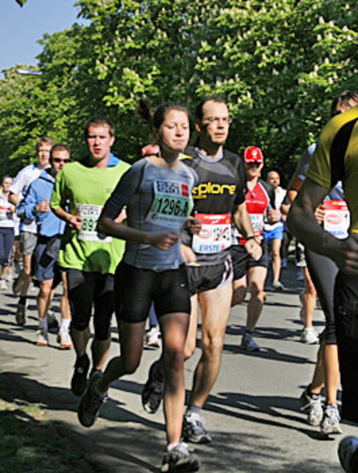 Die beste Durchschnittszeit der DiePresse.com-Staffel schaffte damit die Startläuferin Sara Gross, die noch dazu die längste Distanz zu bewältigen hatte. Hier ist sie auf den ersten Kilometern im Prater zu sehen.