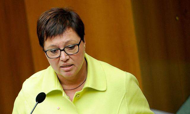 Nationalrat: Neos stellen 68 Fragen an Gesundheitsministerin