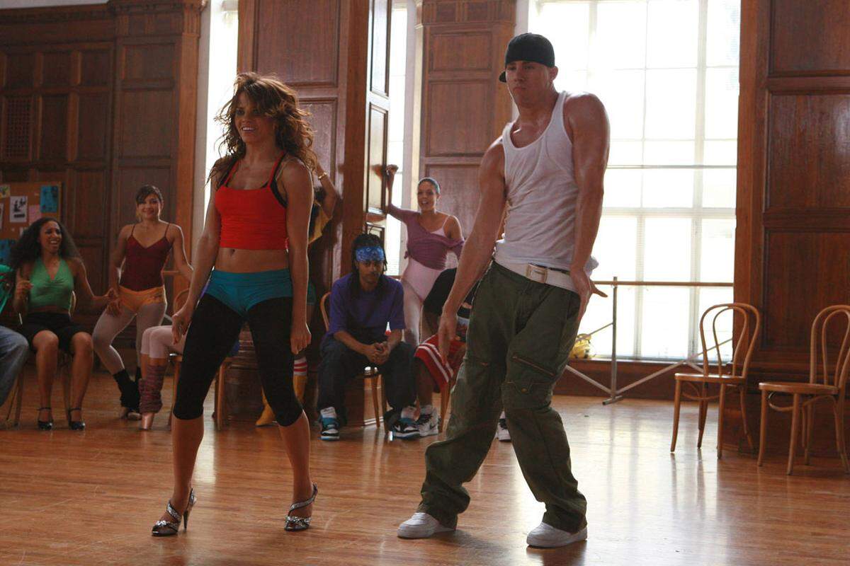 Sein Schauspieldebüt feierte er dann in der Serie "CSI:Miami". Der Durchbruch kam erst 2006 durch seine Hauptrolle in dem Tanzfilm "Step Up" (im Bild), für die er als ausgebildeter Tänzer gecastet wurde. Bei den Dreharbeiten lernte er seine Ehefrau Jenna Dewan (links neben ihm) kennen.