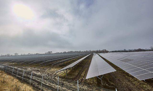 Bei der Solarenergie ist die Lücke zwischen BUnd und LÄndern am größten. Im Bild eine Solaranlage in Wien Donaustadt. 