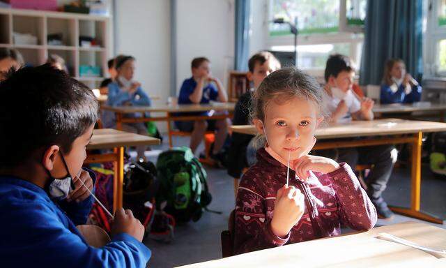 Students return to regular presence schooling, amid the spread of COVID-19, in Duesseldorf