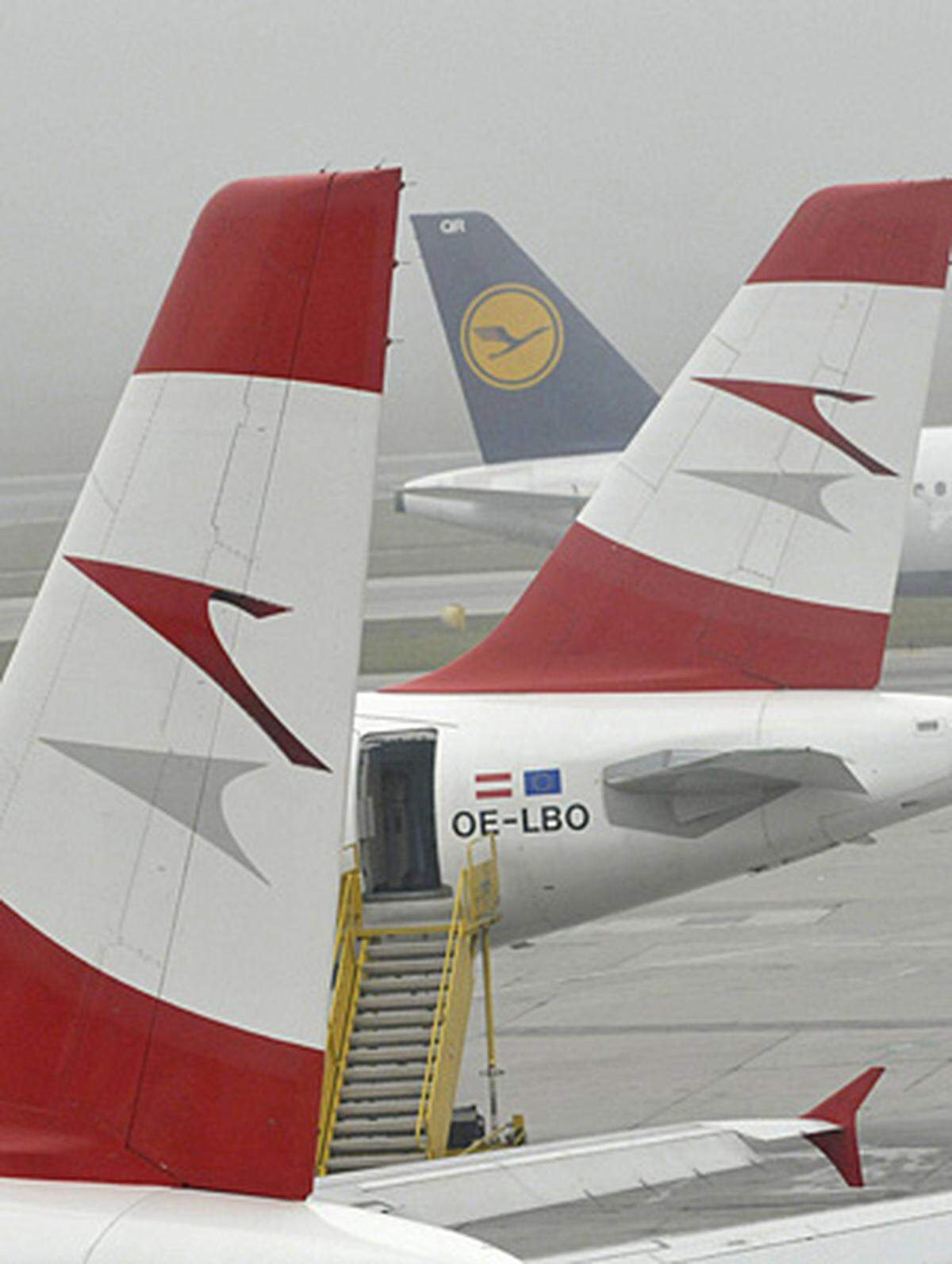 Die Austrian Airlines, gegründet 1958, rangieren auf Platz 26. Die Sicherheitsrate von 0,039 gründet sich auf den "Bauchfleck", die die AUA-Fokker 70 "Wiener Neustadt" am 4. Jänner 2004 im Schneetreiben beim Anflug auf den Zielairport München hingelegt hat.