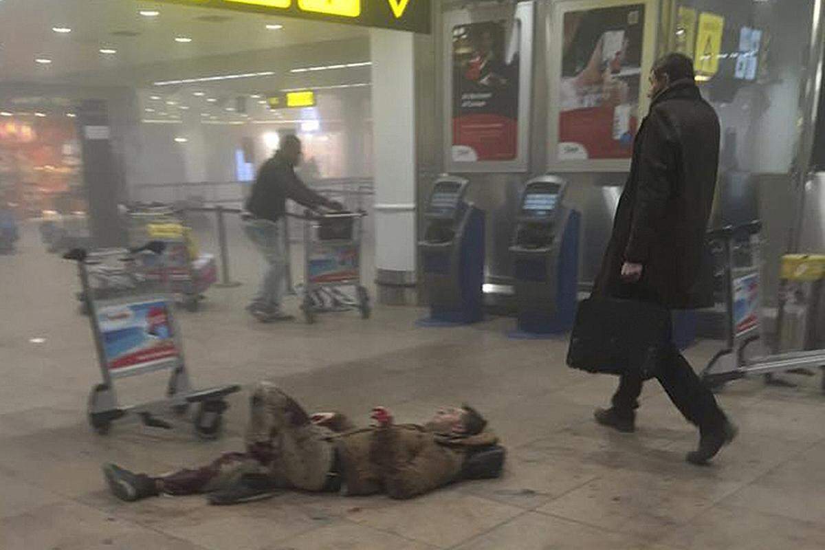 Ein Verletzter am Flughafen.