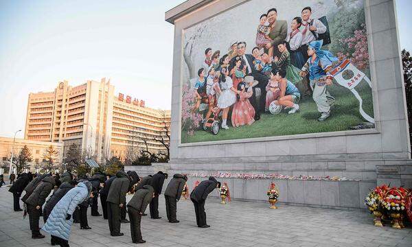Huldigung für „den heiligen Kim-Clan“ in Nordkoreas Hauptstadt Pjöngjang.